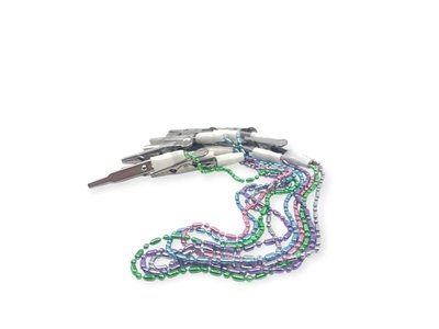 Klip na uchycení stomatologických ubrousků, kovový