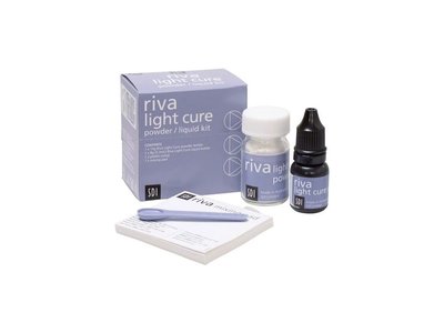 Riva light cure - skloionomerní materiál, tekutina + prášek