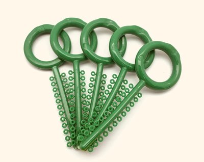 LIGATURA ELASTYCZNA SHAMROCK/ ZIELONY 854-372 w pałeczkach (960szt/.op.) American Orthodontics