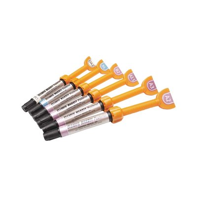 Clearfil Majesty Posterior A2 stříkačka 4,9g