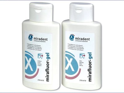 MiraFluor-żel do fluoryzacji dla dorosłych butelka 250ml truskawka (Erdbeere)