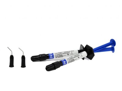Filtek Supreme Flowable Doplňkové balení (2x tuba à 2g, 20x koncovka)