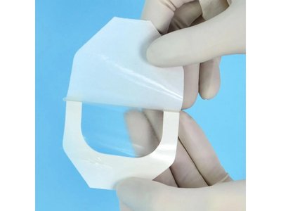 ELASTO DERM F - Převazová fólie s rámečkem 6 x 7 cm, sterilní - 100 ks