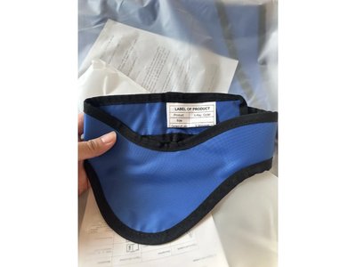 Ochranný límec k použití u OPG a RTG pro dospělé, 0,35mm Pb, modrá