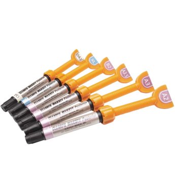 CLEARFIL MAJESTY Posterior stříkačka 4,9 g