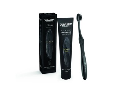CURASEPT Luxury Black, bioaktivní uhlí, bělící zubní pasta 75 ml + zubní kartáček