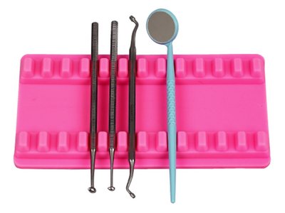 Tácek s přihrádkami na 12 nástrojů, růžový