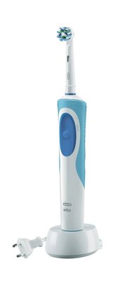 Braun Oral B Vitality CrossAction D12 zubní kartáček