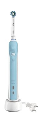 Braun Oral-B PRO 700 CrossAction zubní kartáček