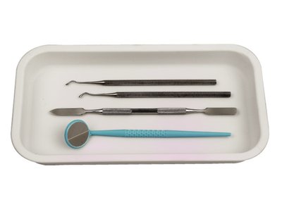 Plastový tácek bez oddílů, bílý