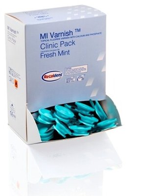 GC MI Varnish Clinic Mięta 100x0.5ml (100 x mięta) + 100 mikropędzelków