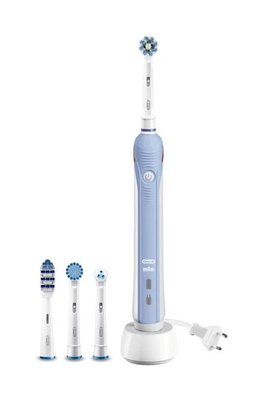 Braun Oral-B PRO 2000 CrossAction zubní kartáček - POŠKOZENÝ OBAL