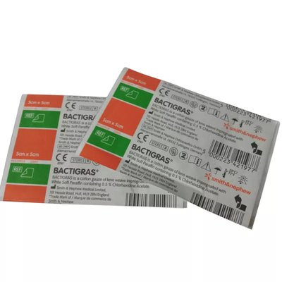 Opatrunek parafinowy Bactigras 5x5cm 50szt Smith&Nephew