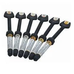 Palfique Estelite 3,8 g stříkačka A2 (11311)