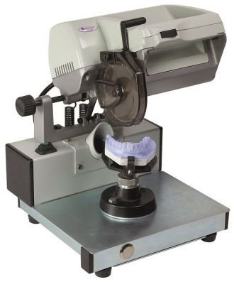 Ořezávačka sádrových modelů Inicio